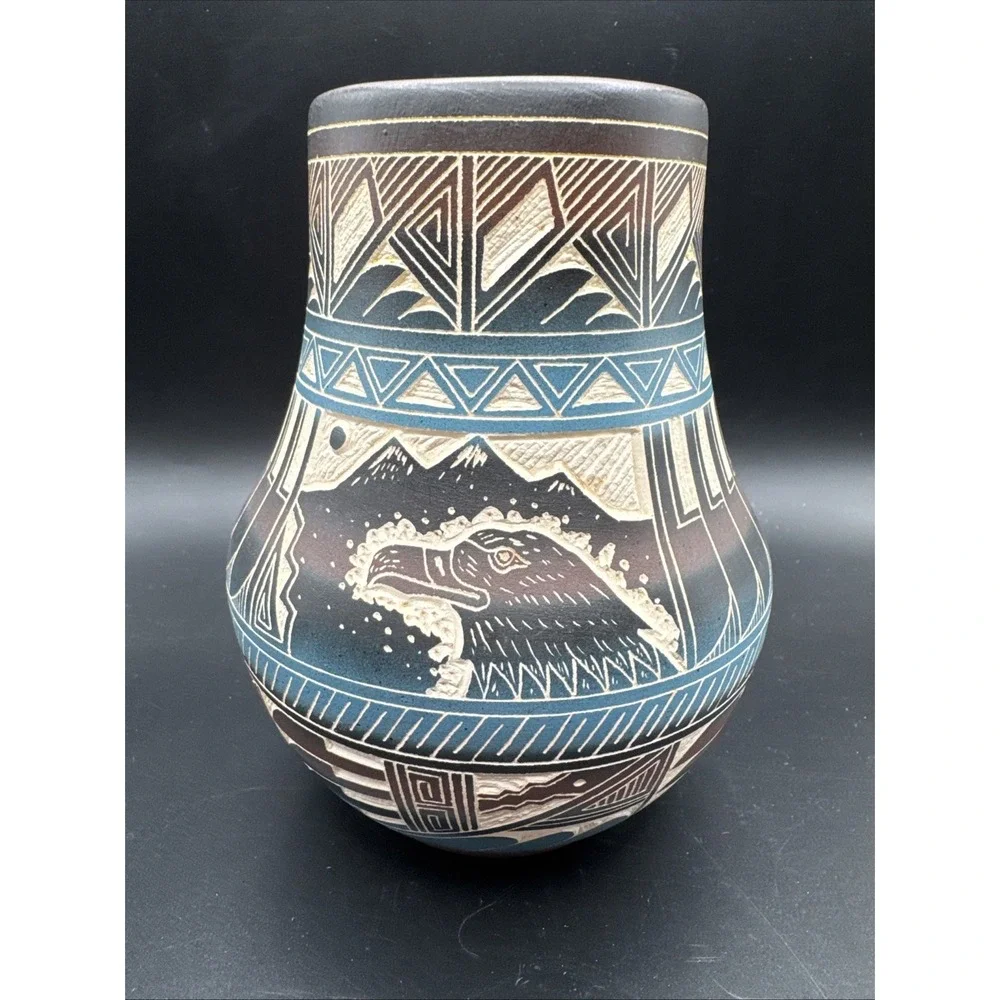 Navajo Flying Eagle Art Pottery Vase Native American Tom F Harrison‎ Sign Number